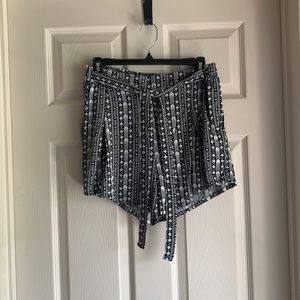 RUE 21 HighWaist Black and White Shorts
